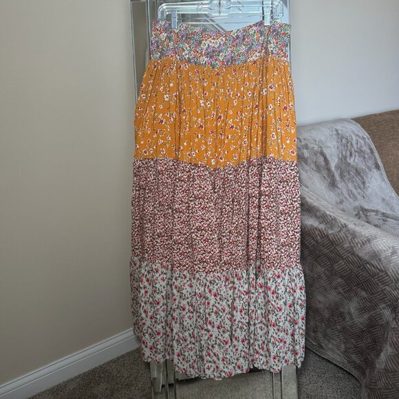 Natural Life Boho Floral Maxi Skirt Size XL Tiered Flowy Elastic Gold Red Beach - Picture 4 of 15